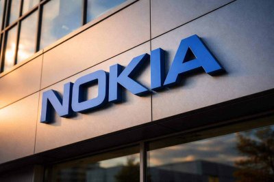 Nokia Shares Retreat on Analyst Downgrade Amid AI-Driven Volatility