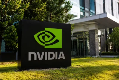 NVDA Nears Record Highs as AI Deals and Inflation Data Loom