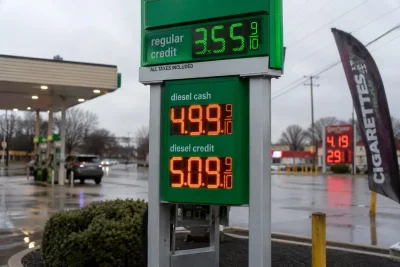 Oil Dips Below $100 as US-Iran Talks Progress, Gas Prices Remain Elevated