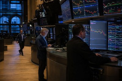 Oil Rebounds Above $91; Tech Futures Cede Early Gains