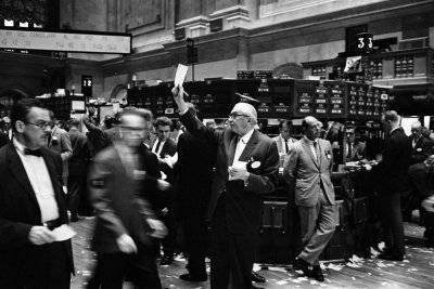 Oil Spike Jolts Markets: Nasdaq Slips as Energy Surges