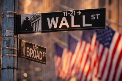 Oil Spike, Rate Fears Drive Sharp Selloff; Target Gains on Earnings