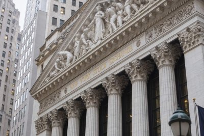 Oil Surge Above $100 Sinks Dow, S&P 500; Energy Stocks Rally