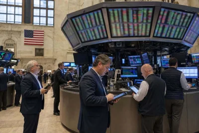 Oil Surge to $92 Lifts Energy Sector While Tech Stocks Slide