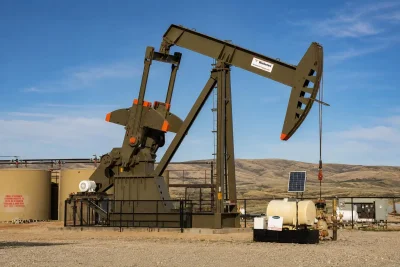 Oil Surges, Tech Stocks Stabilize as Iran-Israel Conflict Eases