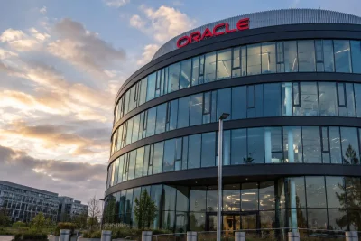 Oracle Offers Free AI Agent Builder to Boost Cloud Apps Growth