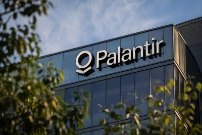 Palantir's 40% Weekly Surge Tests 54x Sales Valuation