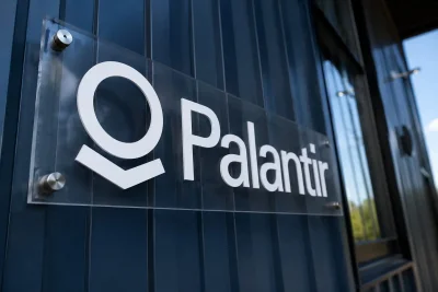 Palantir's AI Control-Layer Bet Drives Stock Surge Ahead of Holiday