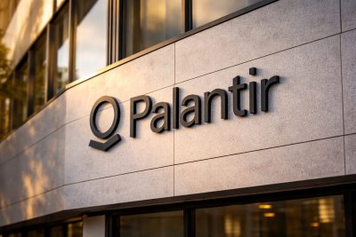 Palantir Stock Dips Despite $1B DHS Deal, Rackspace Partnership