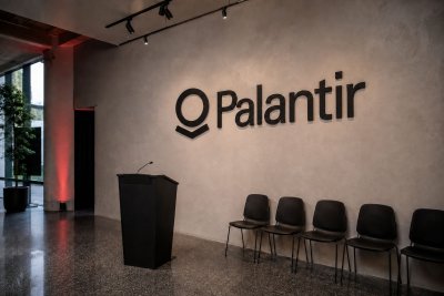 Palantir Stock Slides 5.9% as Google Cybersecurity Push Tests Rich Valuation