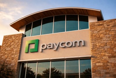 Paycom Shares Drop 5% Amid Sector Selloff, Growth Concerns Persist