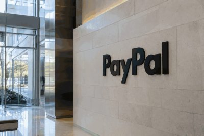 PayPal Shares Plunge 12.7% as $53B Takeover Bid Collapses