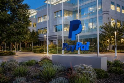 PayPal Stock Holds Premium Over Reported $60.50 Bid Amid Acquisition Talks