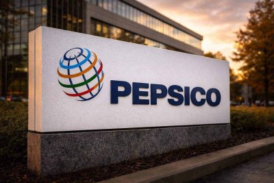 PepsiCo Nears 52-Week High Ahead of Dividend and Key Economic Data