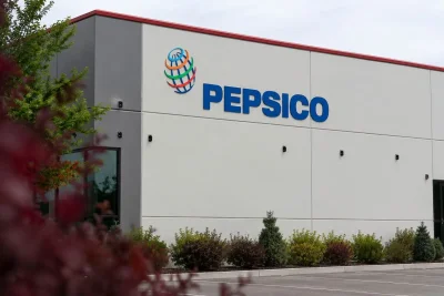 PepsiCo's Overseas Strength Offsets U.S. Weakness; Stock Flat