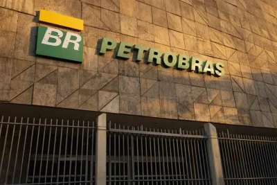 Petrobras Acquires Petronas Stakes in $450M Deal Amid $100 Oil