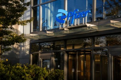 Pfizer Faces Investor Scrutiny After Weekly Decline Amid Pipeline Concerns
