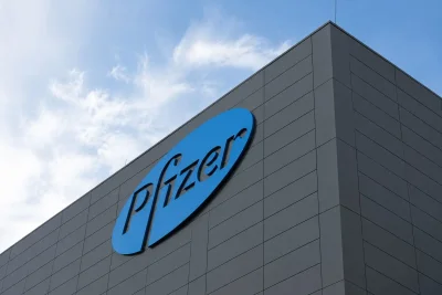 Pfizer Shares Slip as CFO Departure Rattles Investors; 2026 Outlook Intact