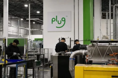 Plug Power Slides 3.7% as $944M Equity Plan Raises Turnaround Doubts