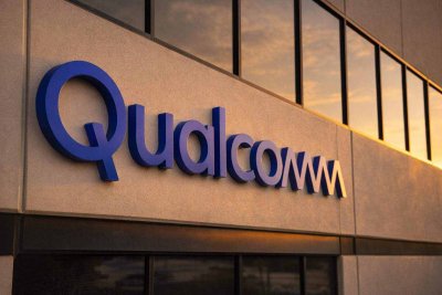 Qualcomm Gains as Investors Eye Samsung Event, Memory Supply Concerns