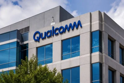 Qualcomm Soars 13% on Expanded Stellantis Auto Chip Deal