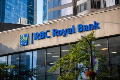 RBC Shares Surge to 52-Week High Amid Mixed Toronto Market