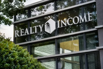 Realty Income Rises on Dividend Hike and $9.5B Investment Target