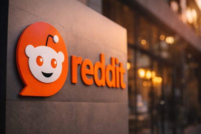 Reddit Shares Surge 5% as Analysts Recalibrate Following Strong Q4