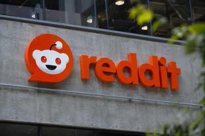 Reddit Stock Jumps as Analysts Flag Strong Ad Momentum