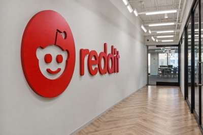 Reddit Stock Surges 6% on Strong August Traffic, But Logged-In Growth Remains Key