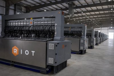 Riot Platforms Surges on $9.1B AI Data Center Lease