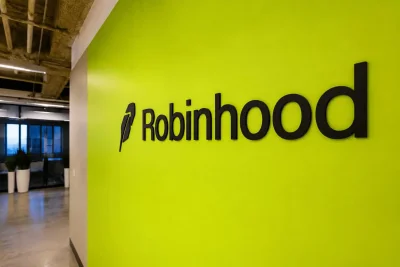 Robinhood Stock Dips as Event Contracts Outpace Crypto Revenue