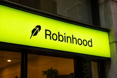Robinhood Unveils AI Agent Trading and Credit Card Features, Shares Surge