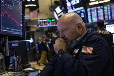 S&P 500 at High Valuations Stirs Crash Fears Amid Mixed Signals