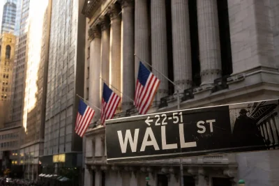 S&P 500 Flat as Earnings Optimism Fades; Tech Selloff Deepens