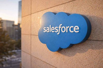 Salesforce Plunges to 52-Week Low Amid Sector-Wide Software Selloff