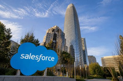 Salesforce Stock Surges 4.9% on JPMorgan's Bullish $250 Target