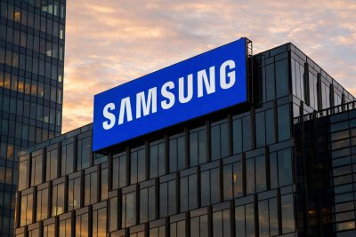 Samsung Begins HBM4 Shipments, Projects 2026 Sales to Triple Amid AI Memory Boom