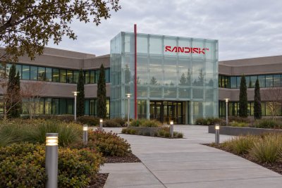 Sandisk's Credit Line: A Strategic Hedge, Not a Cash Crunch