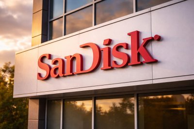 SanDisk Shares Retreat Following Volatile Trading Session, Investors Eye Economic Data