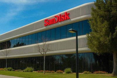 Sandisk Surges on $42B AI Storage Deals, $6B Buyback