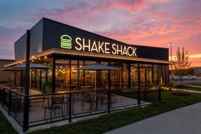 Shake Shack Stock Tumbles 28% on Q1 Loss, Rising Beef Costs, and CFO Change