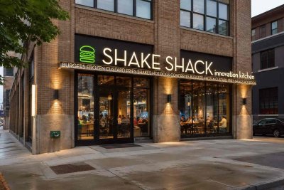 Shake Shack Tumbles 30% on Q1 Loss, Rising Beef Costs, and CFO Change