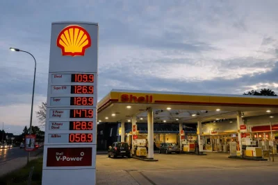 Shell's ARC Acquisition to Lift Output 13% as Buyback Resumes