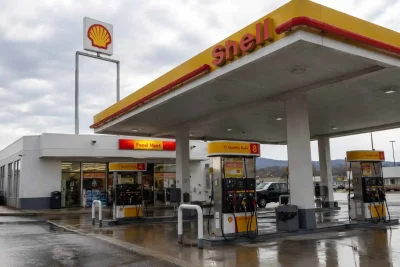 Shell Shares Dip Despite Projected 109% Profit Surge in Q2