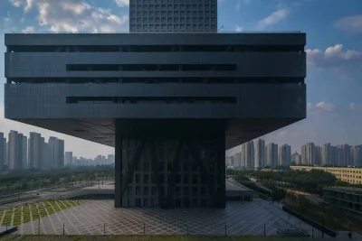 Shenzhen Market Plunges as Growth Stocks Retreat Despite Positive Factory Data