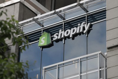 Shopify Shares Dip on AI Governance Concerns Ahead of Key Vote