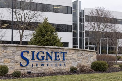 Signet's 24% Surge: Buybacks, Margins, and the Road Ahead