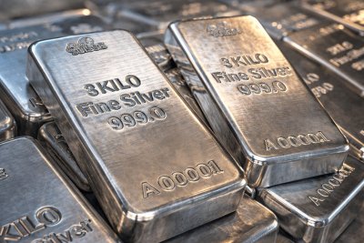 Silver Holds Near $79 Amid Persistent Supply Deficit Concerns