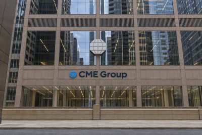 Silver Prices Dip 2% as CME Launches 24/7 Trading for 100-Ounce Futures